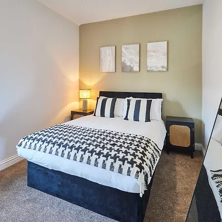 Host & - Mayfield Holiday home *